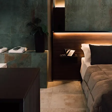Palazzo Pepe & Jacuzzi Hotel 4*
