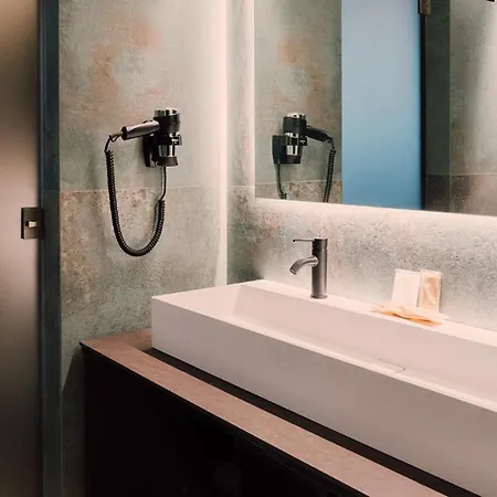 Palazzo Pepe & Jacuzzi Hotel 4*